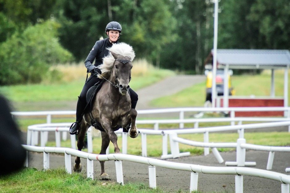 Nicolina nosade på 9:an – Ester tog dubbla segrar