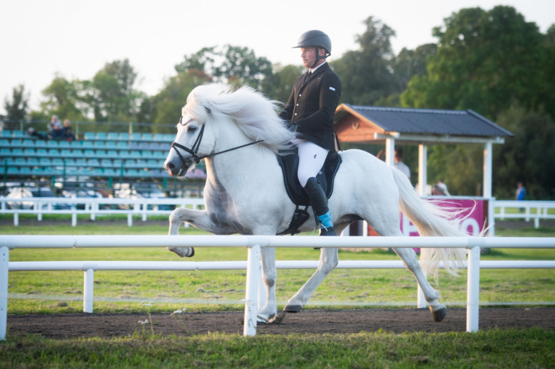 Höskuldur fra Lian till finsk landslagsryttare