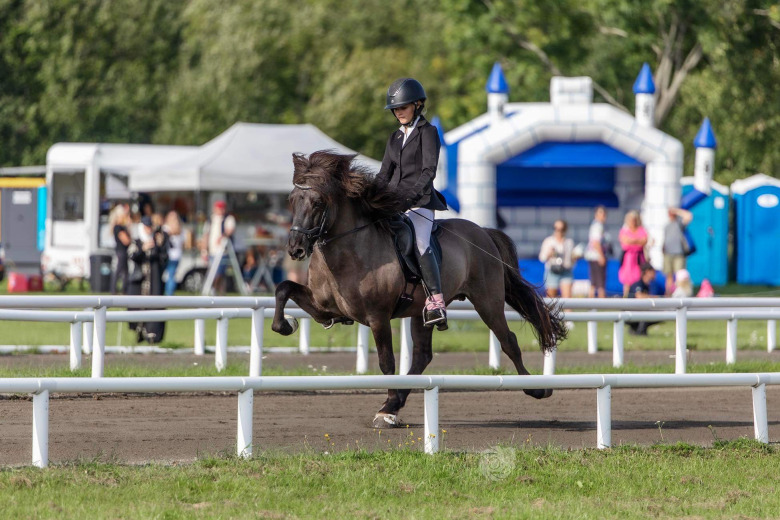 Hilma satsar brett: ”Såklart en dröm att få tävla på NM”
