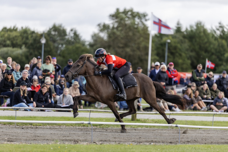 Charlotte Cook: ”Så blir mina hästar snabbare”