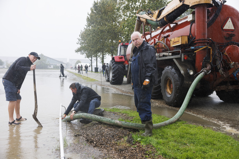 Bildextra: Ösregn i Herning
