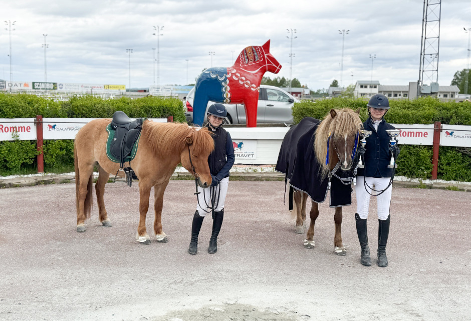 Systrarna Stål rider SM tillsammans