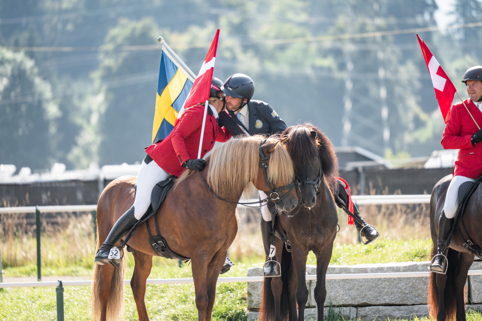 VM: Stolpe ut för James – Caspar klättrade