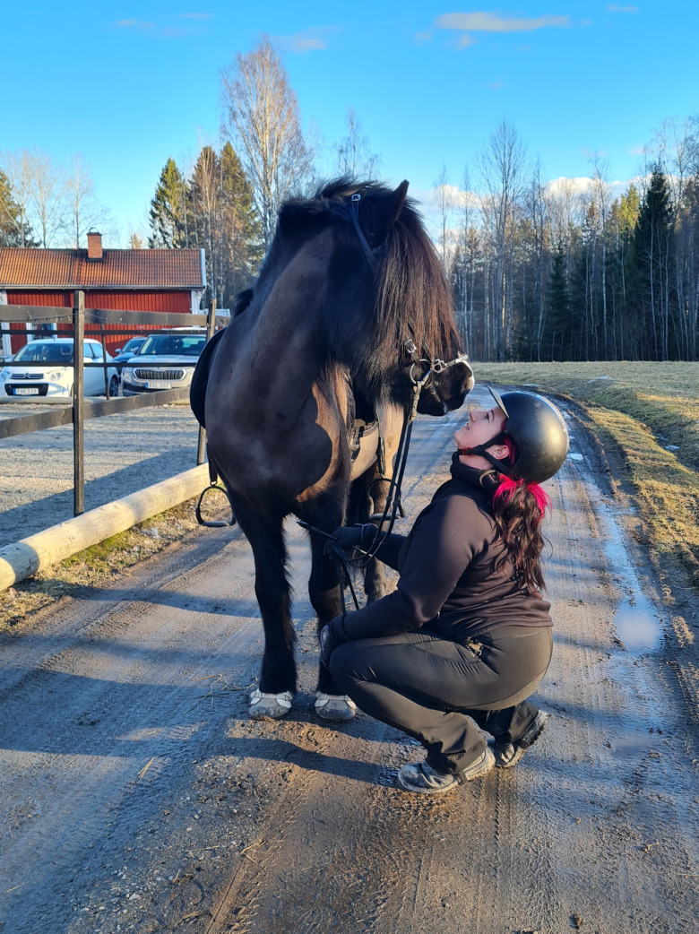 Efter ett decennium av suktande – nu äger Saga Unnerhag sin drömhingst